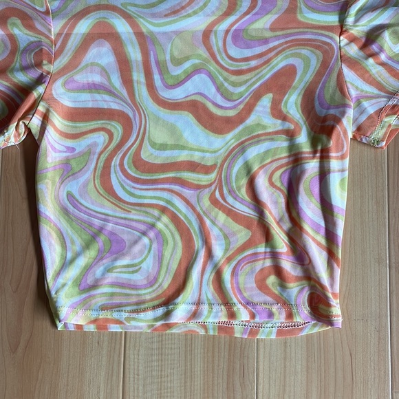 fun multi colored crop top - Picture 3 of 5